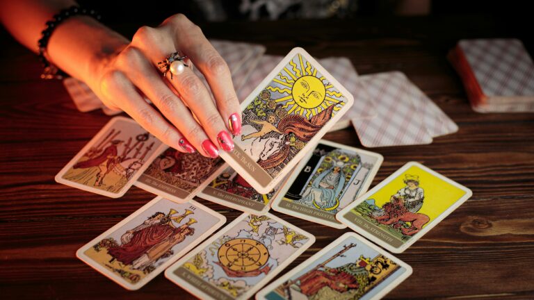 WHAT IS TAROT AND HOW DOES IT WORK? A SPIRITUAL GUIDE BY PRIYANKA KAPIL
